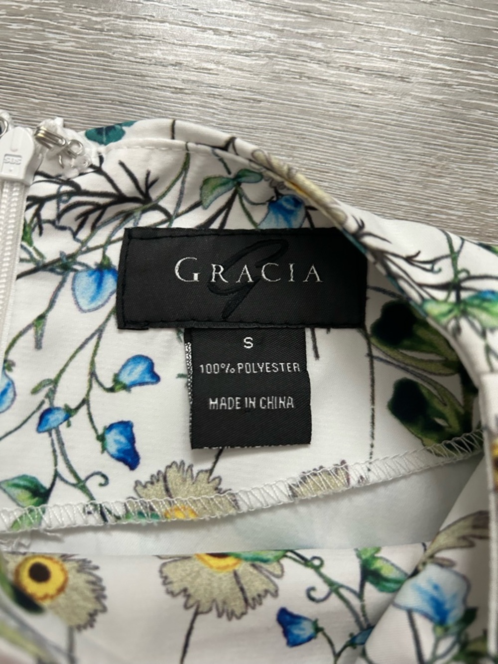 Gracia White Floral Bell-Sleeve Blouse - Picture 4 of 8